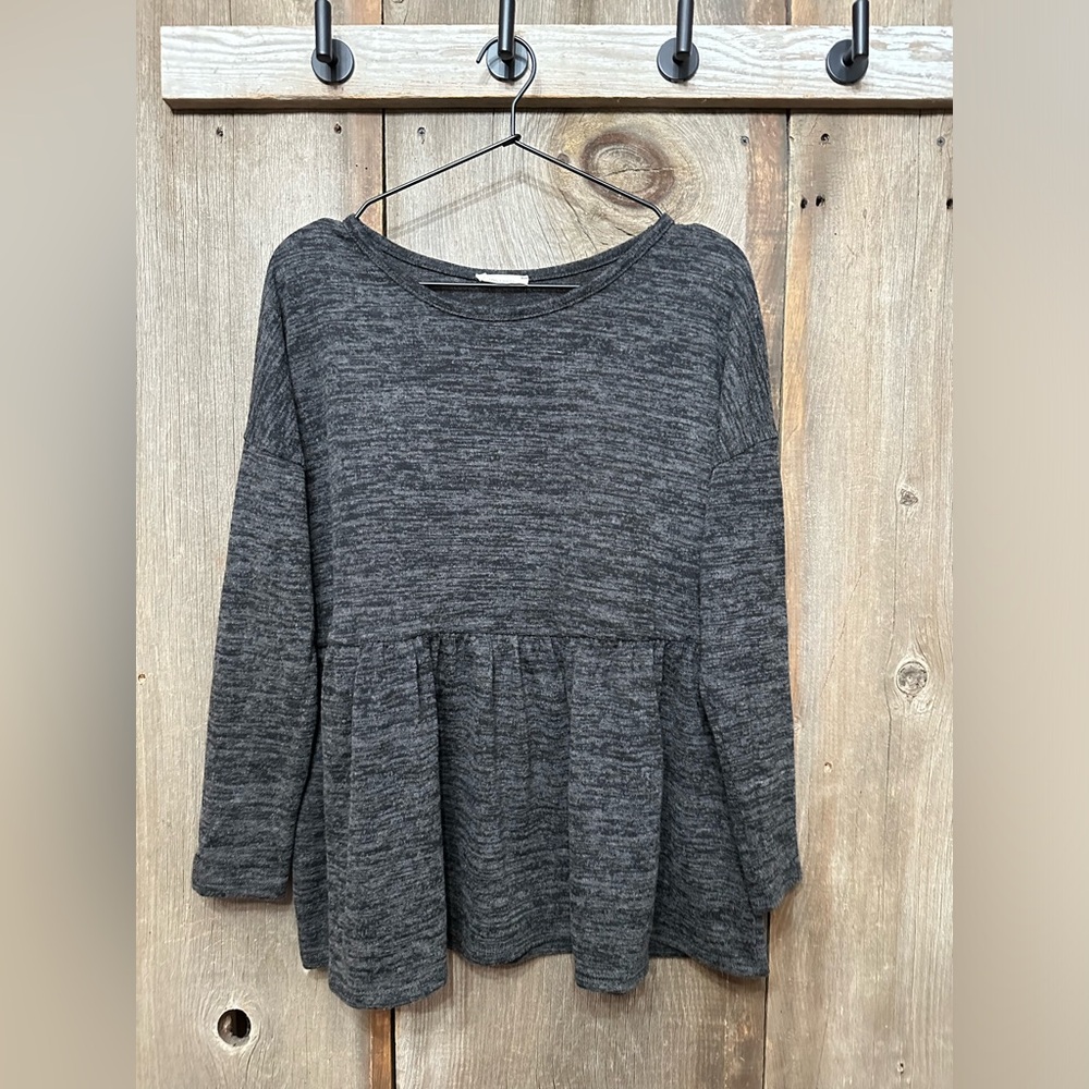 Les Amis Babydoll Sweater Top in Gray Black Size Medium